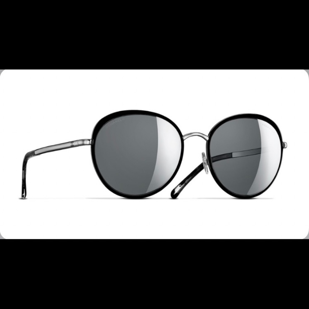 🖤$550. CHANEL Black Rounded Classic! Never out of style? A true Celeb Favorite! - Picture 3 of 14